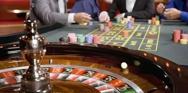 Dealer live casino live pialabet memberikan pengalaman taruhan nyata